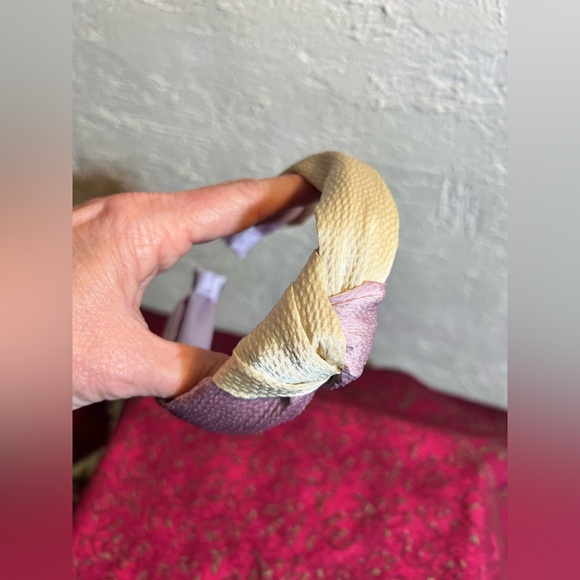 Headband NEW lavender and gold, beautiful knot with patterned silk-like fabric - Picture 7 of 7